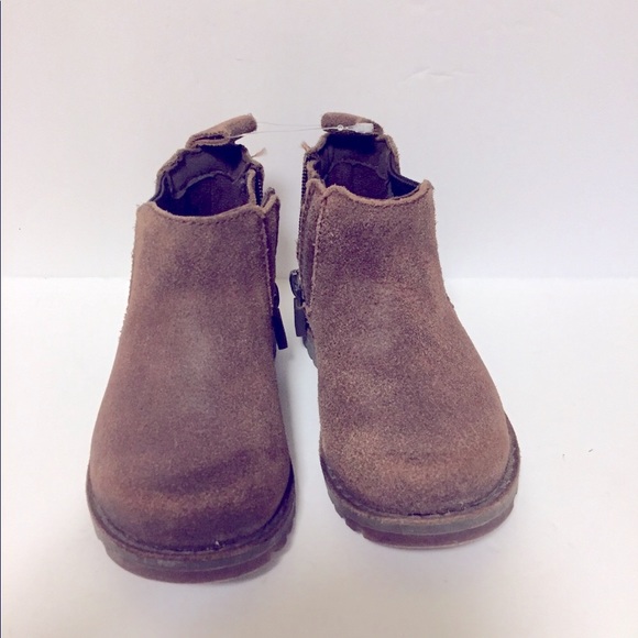 UGG - Picture 2 of 7